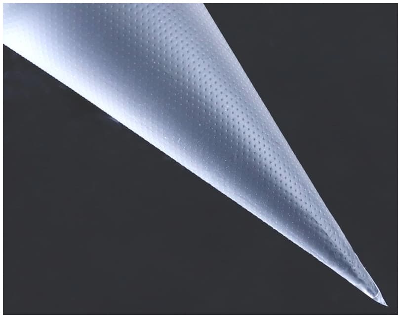 bề mặt túi tam giác có độ nhám sẽ giúp các thao tác dễ dàng hơn