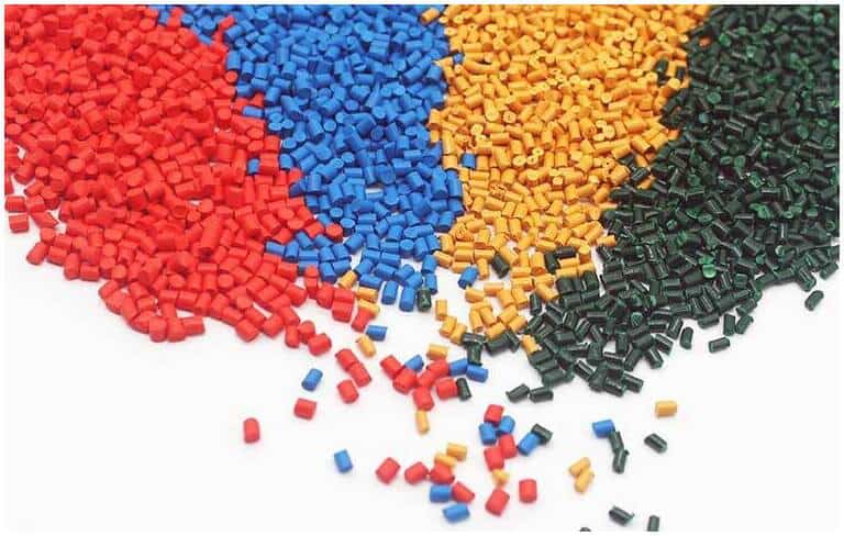 hạt màu masterbatch là phương pháp tạo màu phổ biến nhất trong ngành nhựa