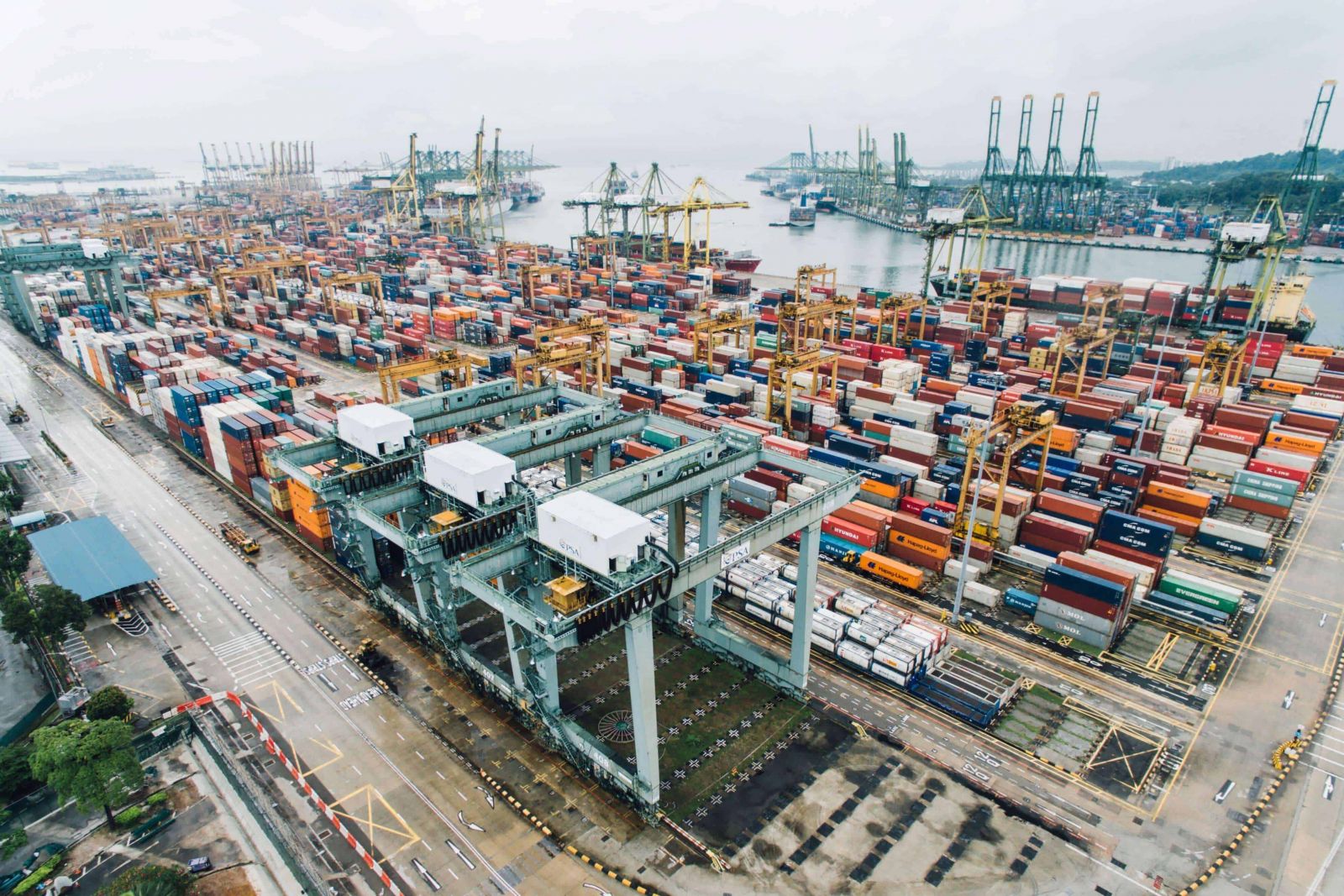 tình trạng thiếu container và thiếu tàu ở châu Á khiến giá vận tải tăng cao